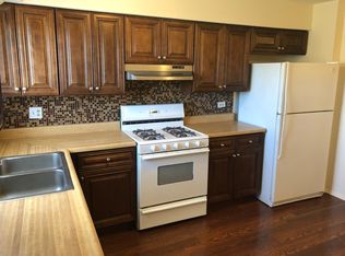 10417 Dearlove Rd #B2, Glenview, IL 60025