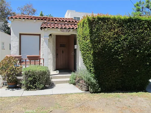 11217 La Maida St Photo 1
