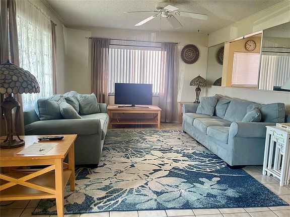 2nd image of 208 N 4th St