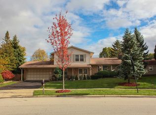 1397 Hodlmair Ln, Elk Grove Village, IL 60007