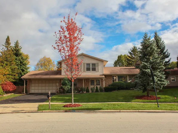 1397 Hodlmair Ln, Elk Grove Village, IL 60007