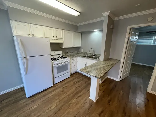 601 W College #2 - 1 Bed 1 Bath 2 BLOCKS to Main Street, 601 W College St #2, Grapevine, TX 76051