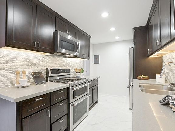 4th image of 20700 4th St APT 9