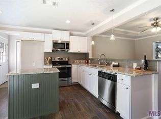 7471 Robinson Dr, Denham Springs, LA 70706