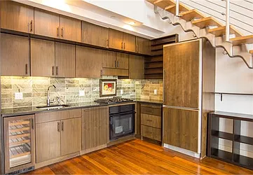 Rented by R New York
