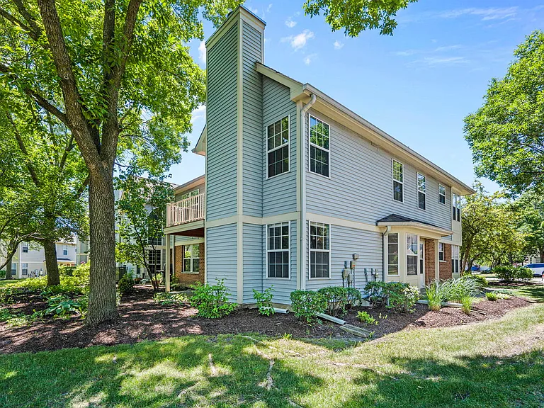 2146 Camden Ln — Photo 16