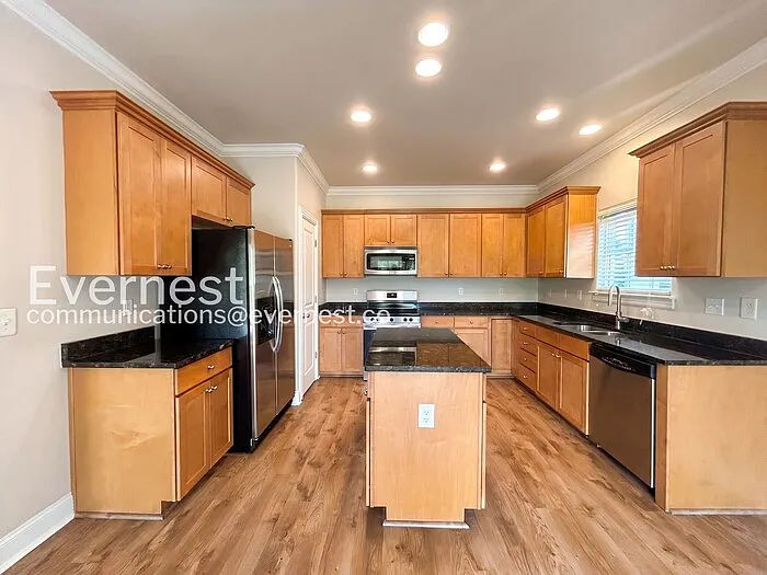 4513 Hamilton Ln — Photo 5