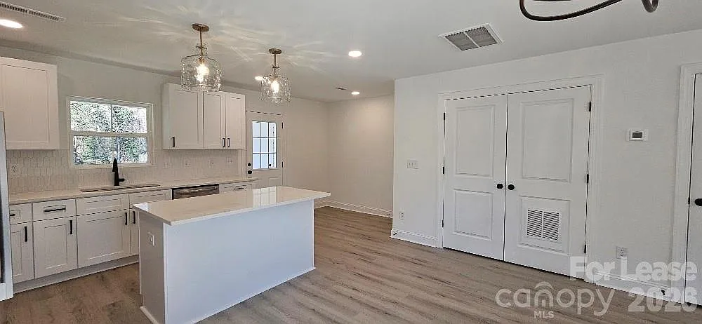 3 bed, 2.5 bath, 1484 sqft, $1,750 — Photo 4