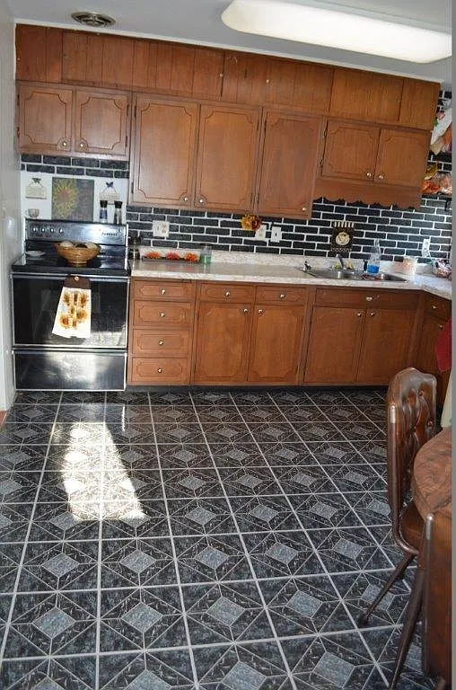 3 bed, 950 sqft, $950 — Photo 2
