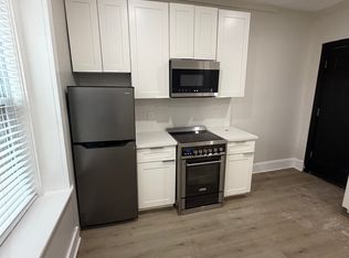 18 Walnut St #1, Worcester, MA 01609