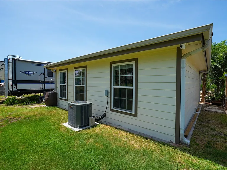 72 Augusta Cir — Photo 25
