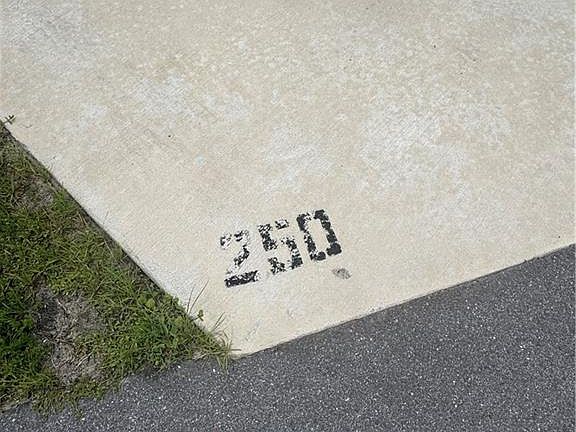 2nd image of 250 Horizon RD