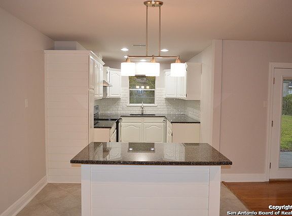 3rd image of 216 Northill Dr