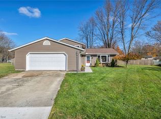 8551 Avondale Ct, Olmsted Township, OH 44138