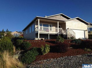 21 Opal Ln, Sequim, WA 98382