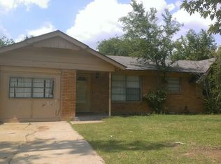 605 NW 1st St, Moore, OK 73160
