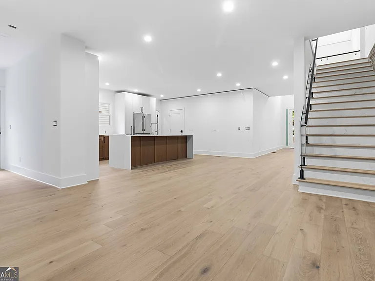 3196 Towerview Dr NE — Photo 4