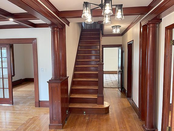2nd image of 43 Arthur St Unit 1