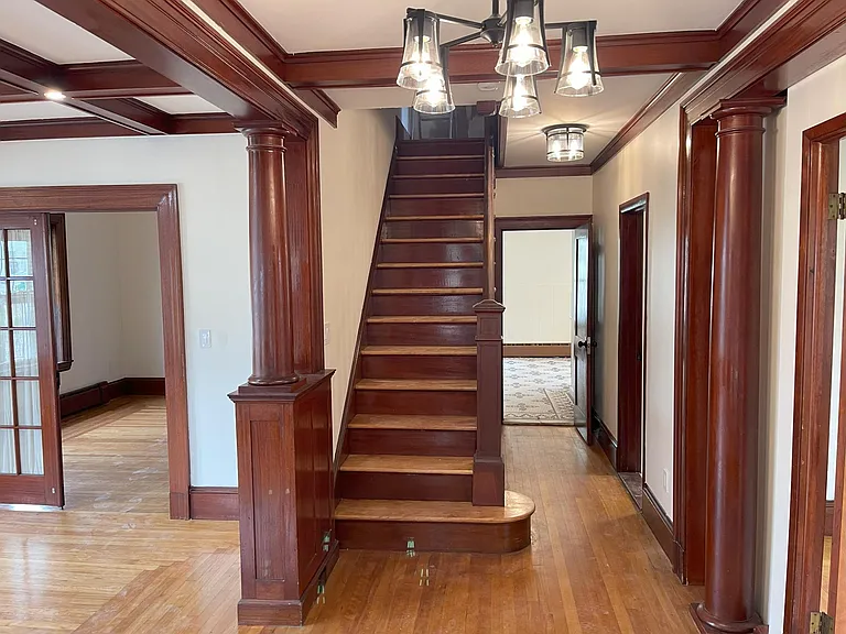 43 Arthur St #1 — Photo 2