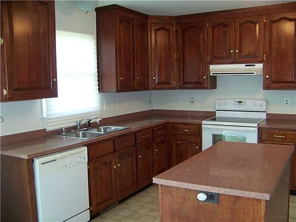 Large Eat-In Kitchen with Center Island