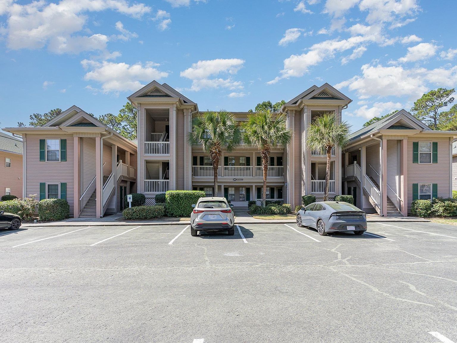 478 Pinehurst Ln. #17D