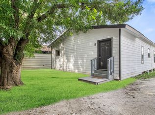405 Medina St #B, Houston, TX 77012