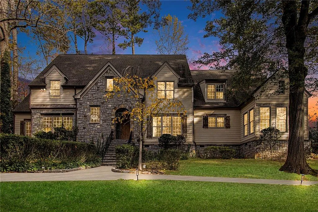 7 bed, 6.5 bath, 5605 sqft, $6,500 — Photo 1