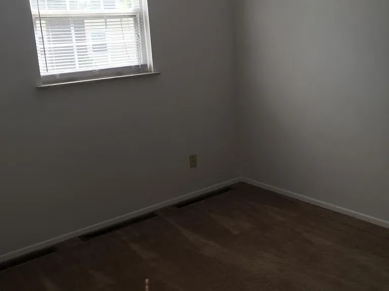 1300 Rosewood Ct — Photo 6