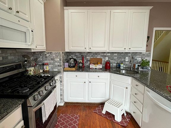 5th image of 43777 Barborsville Mansion Sq