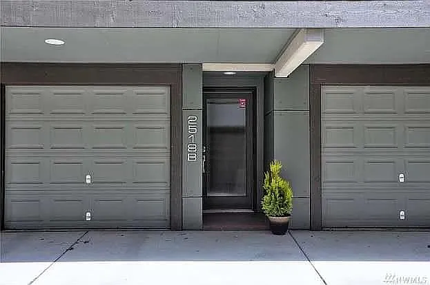 2518 Yale Ave E #B — Photo 2