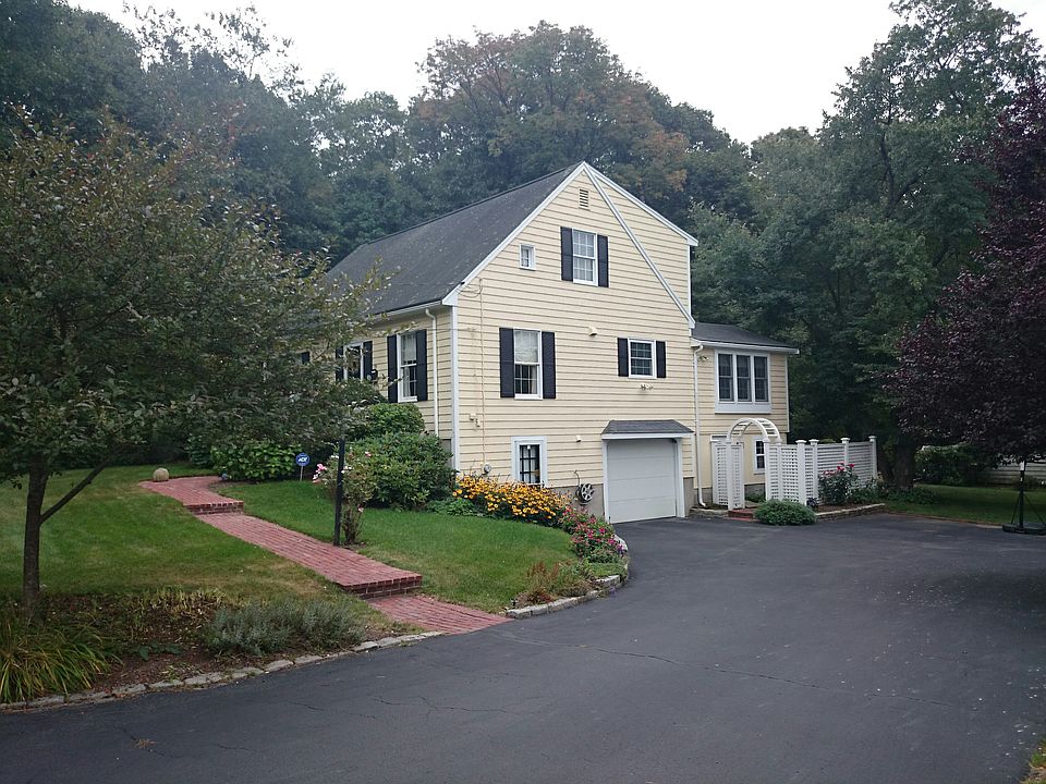 1st image of 19 Centre Ln