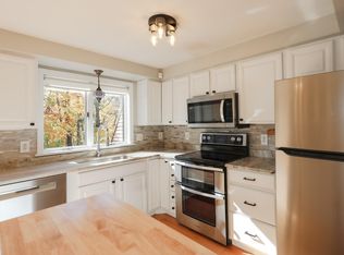 538 Main St APT 2, Springvale, ME 04083