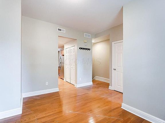 4th image of 40 Buttles Ave #40
