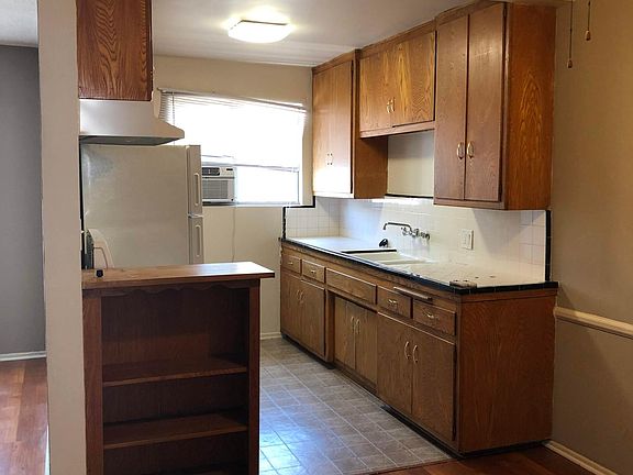 3rd image of 1017 N Laurel Ave APT 6