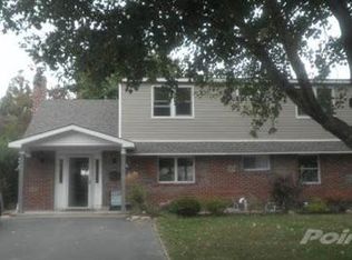 20 Arbor Ln, Hicksville, NY