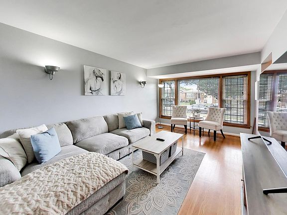 2nd image of 5652 S Parkside Ave