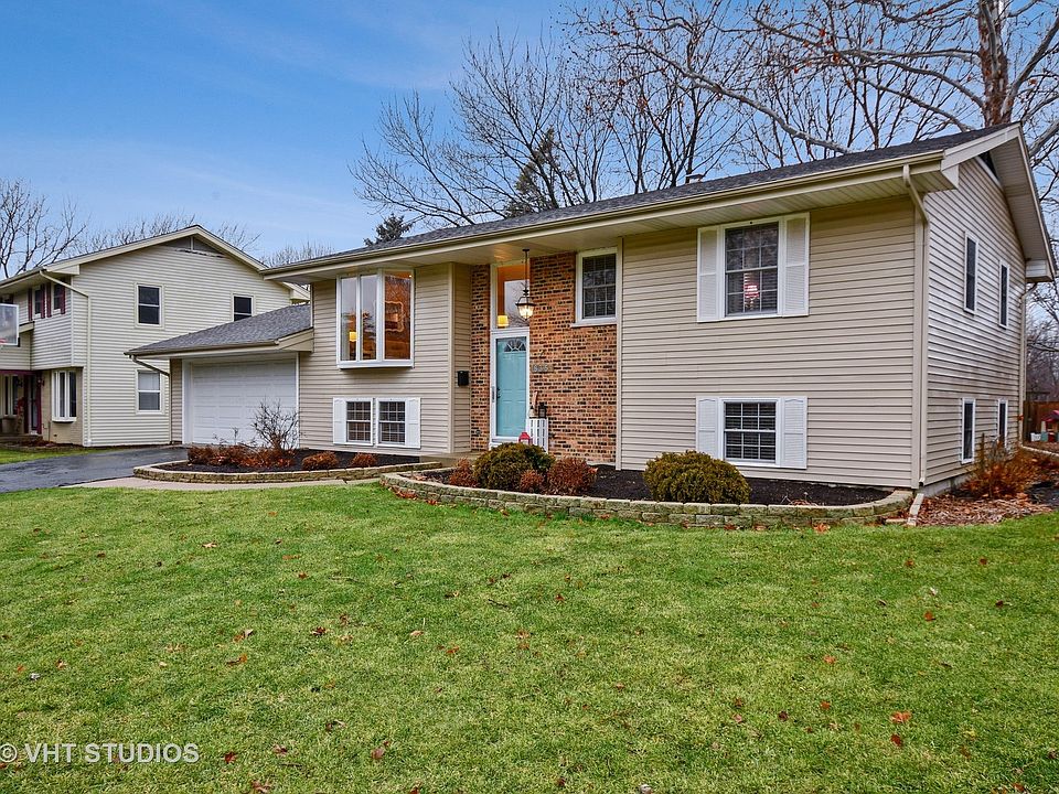 1st image of 835 Foxwood Cir