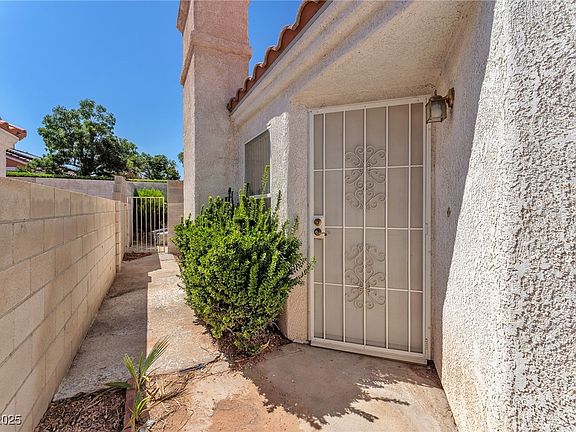3rd image of 6637 Lund Dr