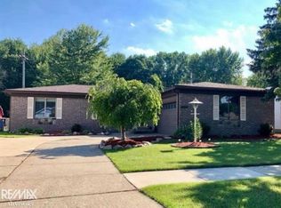 50129 Bower Dr, Chesterfield, MI 48047
