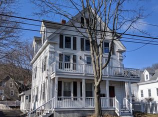 100 Townsend Ave APT 3, Boothbay Harbor, ME 04538