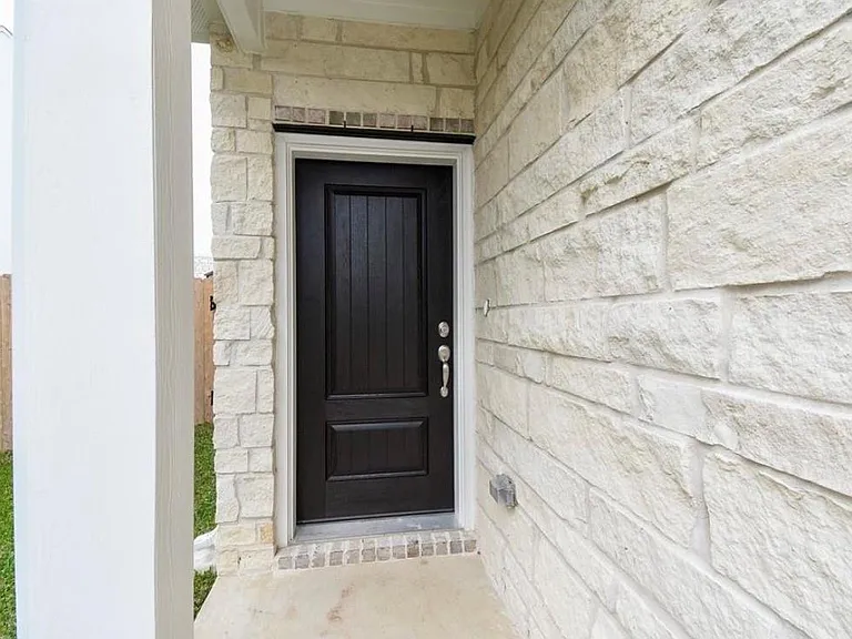 17231 Walden Lake Ln — Photo 2