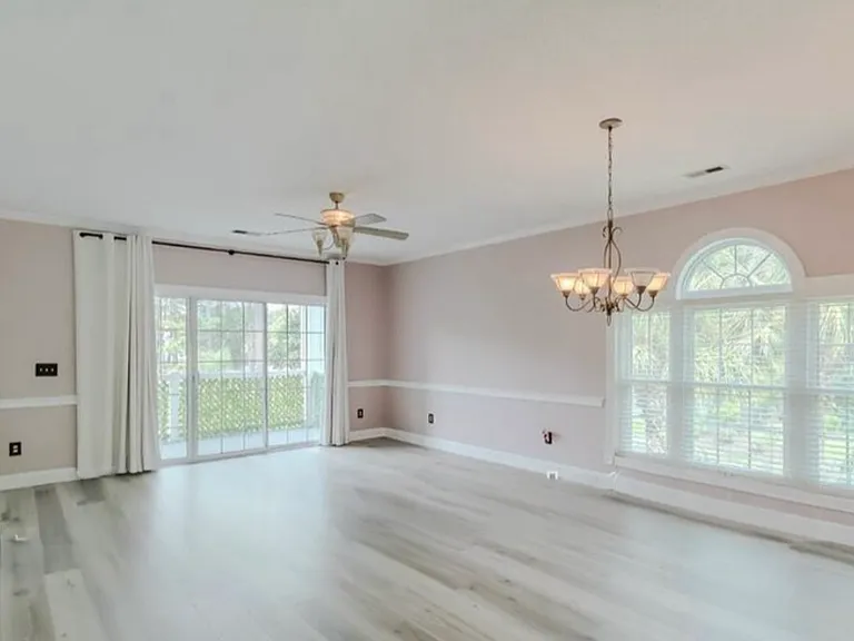 670 Riverwalk Dr #204 — Photo 5