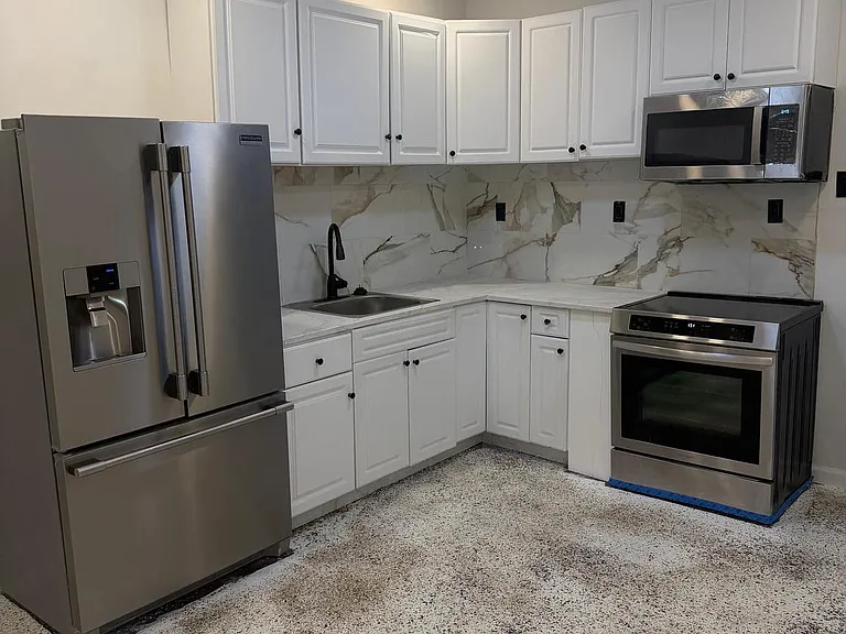 2409 W Harold St — Photo 6
