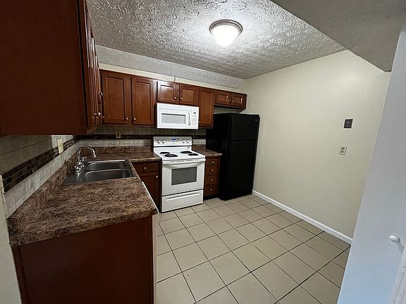 4th image of 1929 Peabody Ln #6