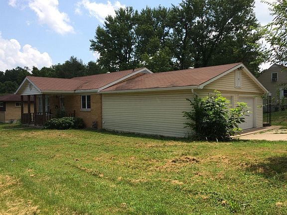 3rd image of 1316 E Elm St