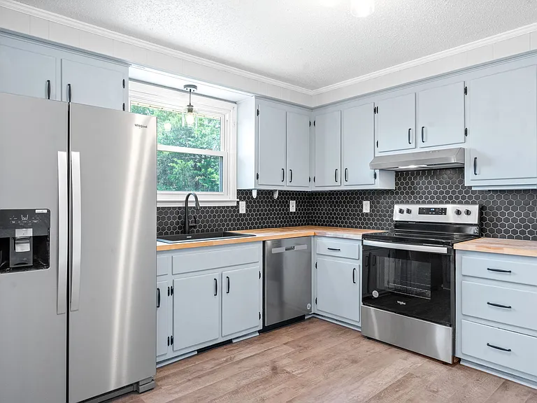 208 Aster Dr — Photo 10