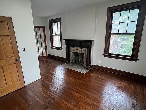 5th image of 3745 Saint Lawrence Ave
