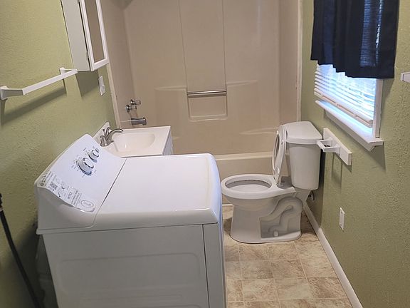 5th image of 523 Madrin St