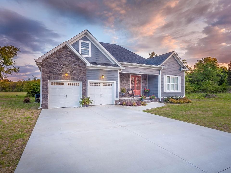 Exterior_Front 1_Twilight