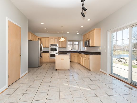 4th image of 12541 S 104th Ave